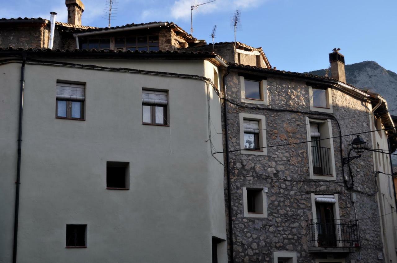 Hostel El Moli 奥尔加尼亚 外观 照片